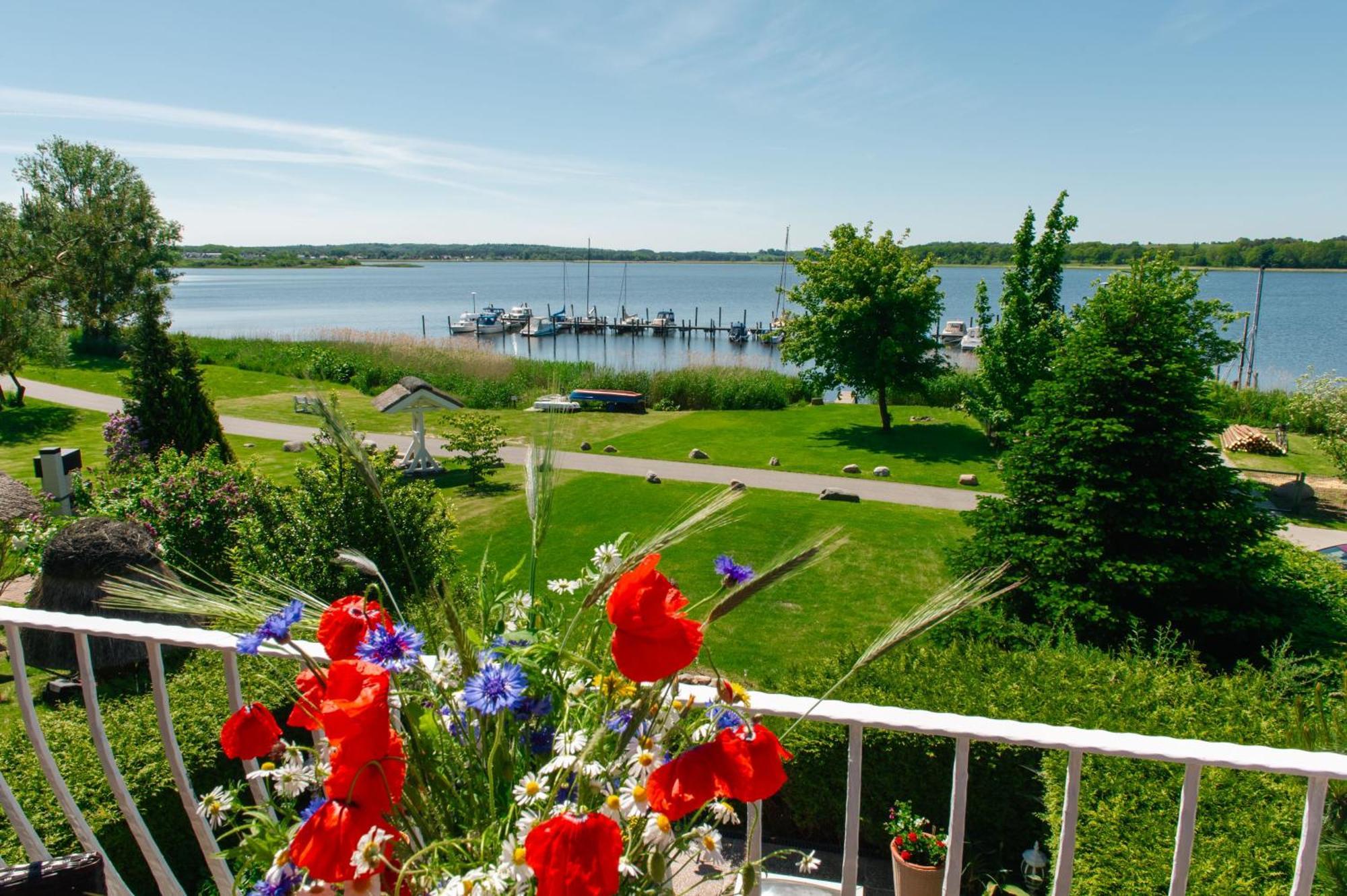 Selliner Ferienappartements Mit Balkon Und Seeblick Exteriör bild